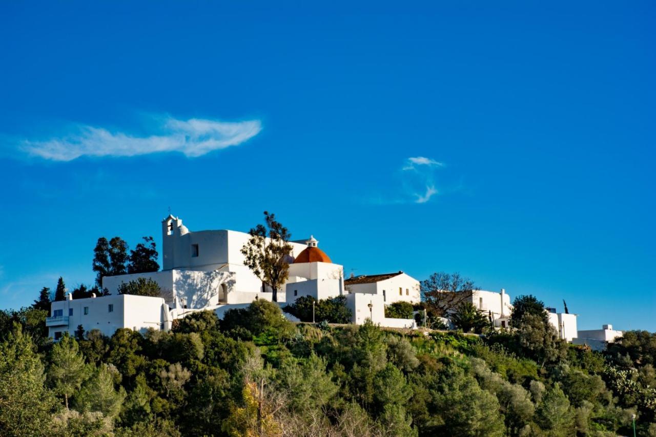 Hostal Santa Eulalia Santa Eulalia del Río Exterior foto